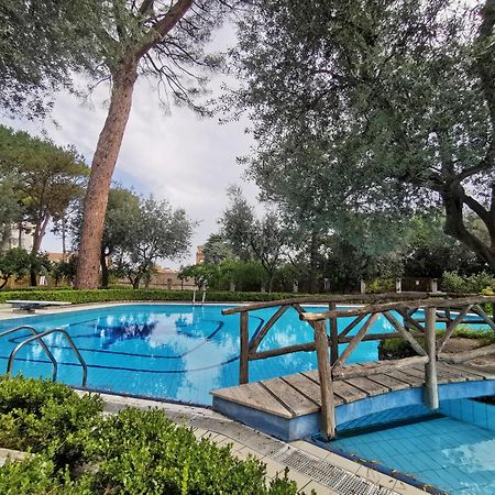 Casa Mar - Elegant Apartment With Pool And Panoramic Terrace In The Heart Of Сорренто Экстерьер фото