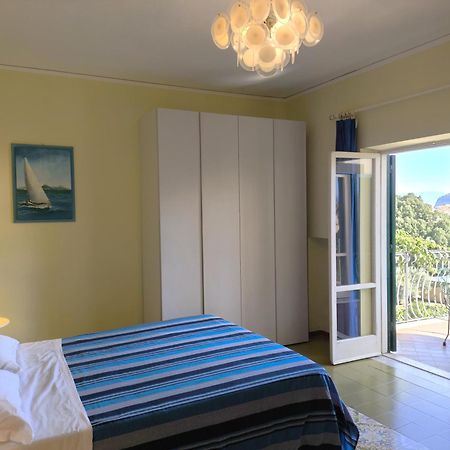 Casa Mar - Elegant Apartment With Pool And Panoramic Terrace In The Heart Of Сорренто Экстерьер фото